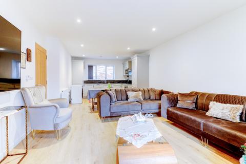 2 bedroom apartment for sale, West Wycombe Road, Buckinghamshire HP12