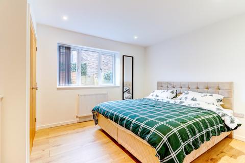 2 bedroom apartment for sale, West Wycombe Road, Buckinghamshire HP12