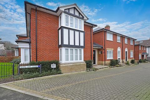 2 bedroom apartment for sale, Royal Oak Close, Essex IG10