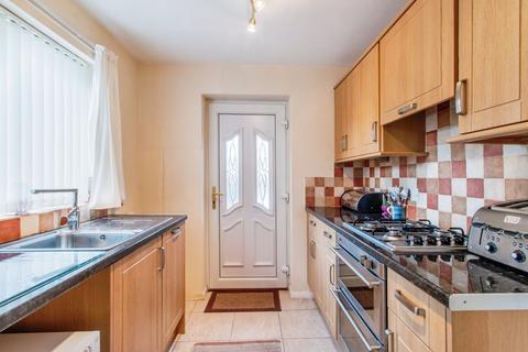 3 bedroom semi-detached house for sale, Dunstan Close, West Yorkshire WF5