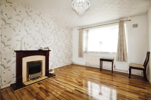 3 bedroom end of terrace house to rent, North Road, South Yorkshire S65