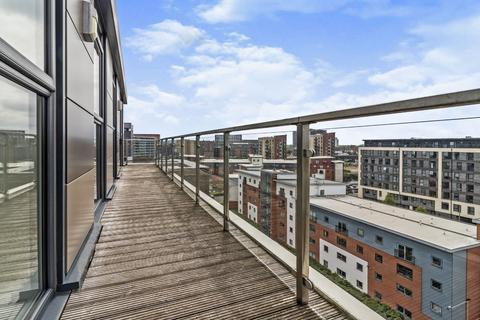 2 bedroom apartment to rent, Bridgewater Gate, Salford M5