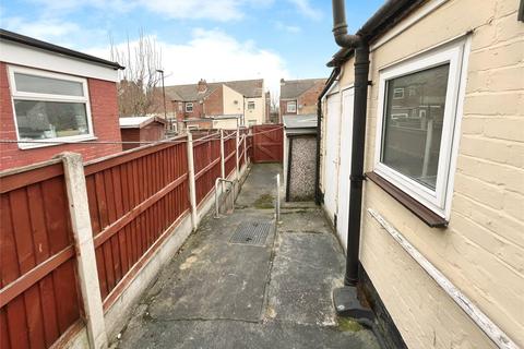 2 bedroom terraced house to rent, Victoria Road, Doncaster DN12