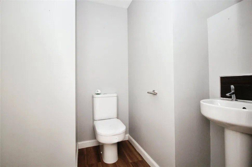 Cloakroom/wc