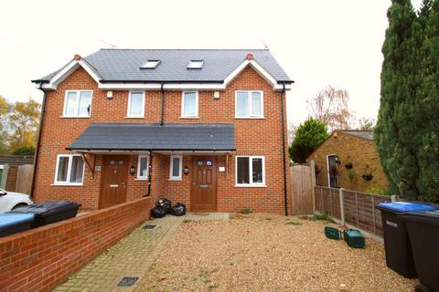 6 bedroom semi-detached house to rent - Armstrong Road, Egham TW20