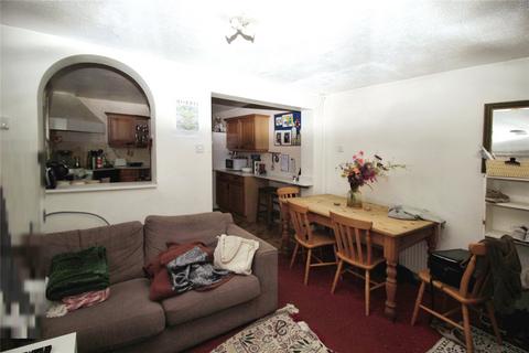 3 bedroom end of terrace house to rent, Albert Road, Egham TW20