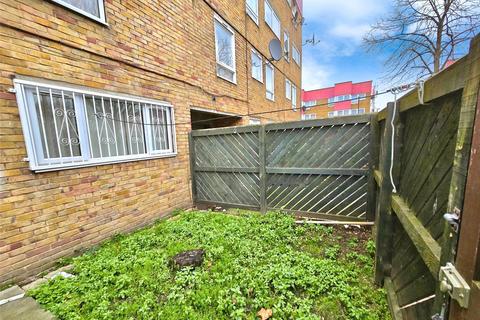 3 bedroom maisonette for sale, Sharratt Street, London SE15