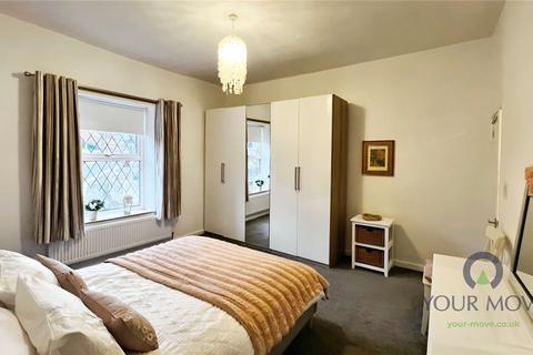 125 Grains Road, Shaw, Oldham, OL2 8HZ