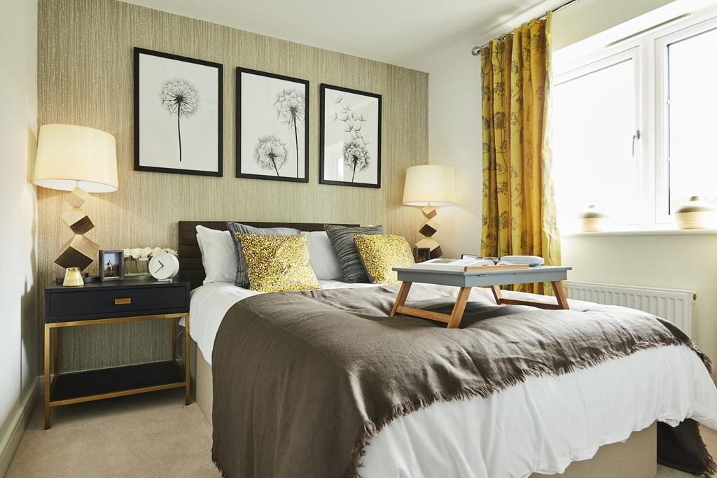 A second double bedroom, ideal for guests to...