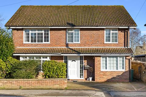 4 bedroom house for sale - Lumley Road, Horley RH6