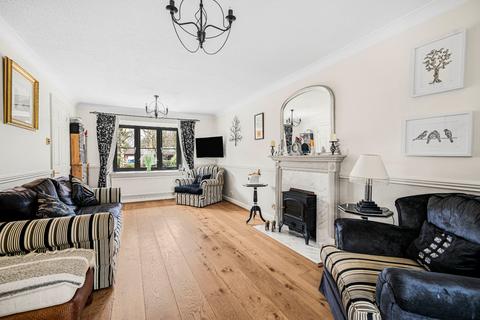 4 Griffin Road, Thame, OX9 3LB