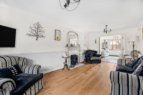 4 Griffin Road, Thame, OX9 3LB