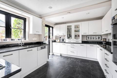 4 Griffin Road, Thame, OX9 3LB