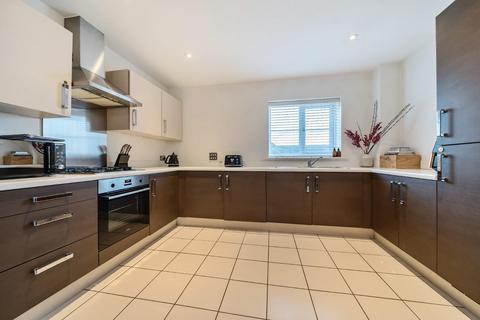 2 bedroom flat for sale, Waratah Drive, Chislehurst