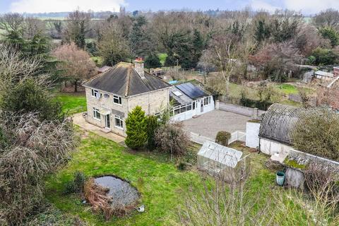 5 bedroom detached house for sale, Whiteheath Road, Norwich NR14