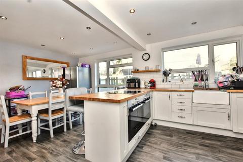 4 bedroom detached house for sale, Rodmill Drive, Eastbourne