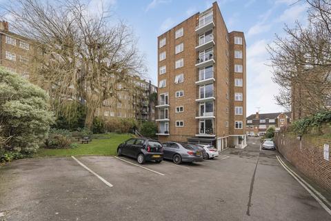 1 bedroom apartment for sale, Priors Lodge, Richmond