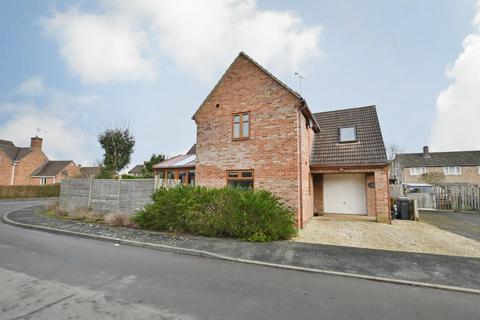 4 bedroom detached house for sale, Faulkner's Close, Fairford