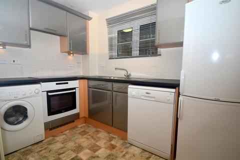 2 bedroom flat for sale, Upper High Street, Epsom KT17