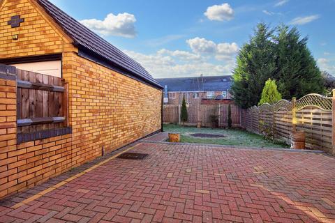 3 bedroom semi-detached house for sale, Frederick Neal Avenue, Coventry CV5