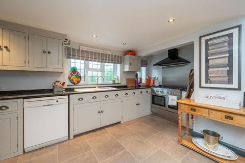 67 Worthing Road, Horsham, RH12 1TD