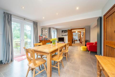 67 Worthing Road, Horsham, RH12 1TD