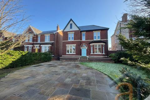 6 bedroom detached house for sale, Chambres Road Southport PR8 6JQ