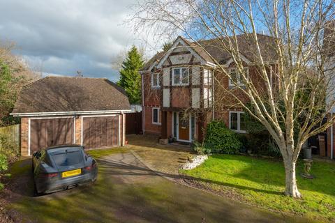 5 bedroom detached house for sale, Harrow Way, Kingsnorth