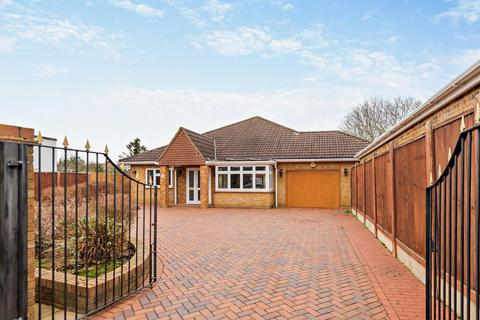 4 bedroom detached house for sale, Glen Avenue, Ashford TW15