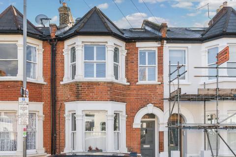 3 bedroom flat for sale, Trewint Street, Earlsfield