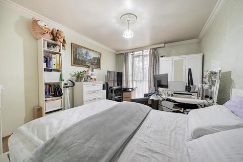 2 bedroom flat for sale, Hallfield Estate, Bayswater