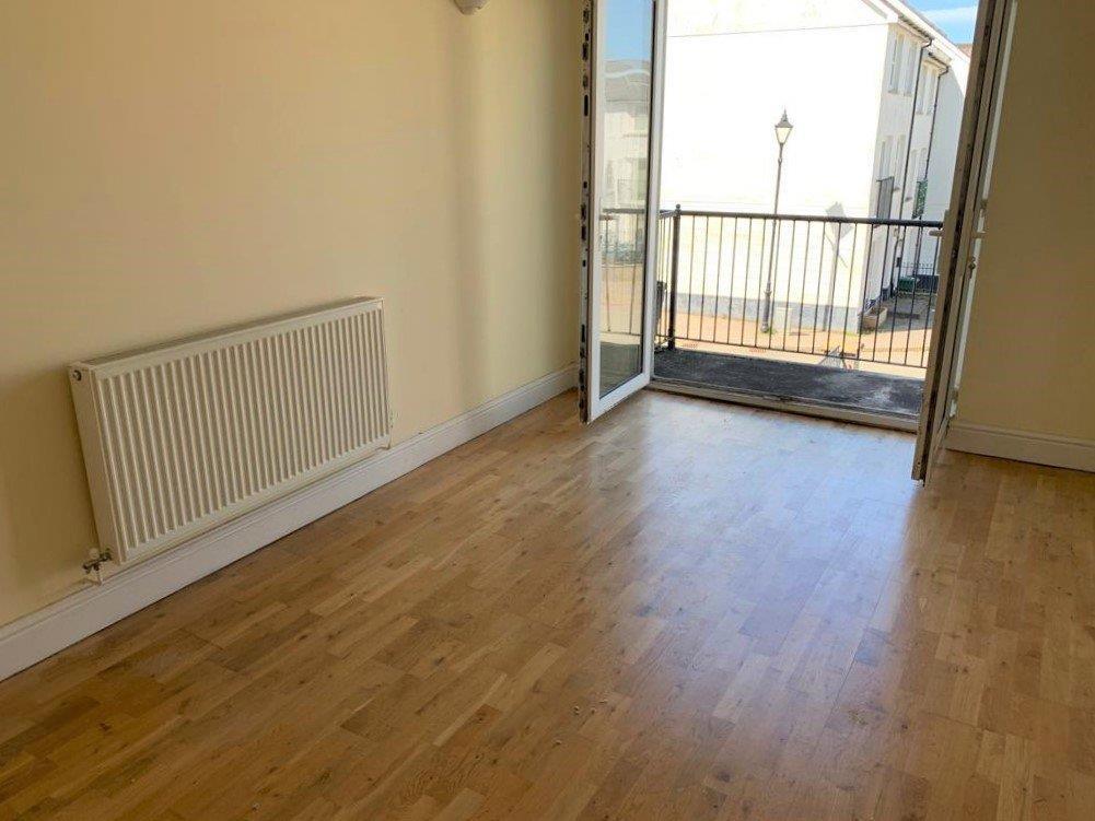 Rz Zz ELh CQr Z7 YVP3m XEQlxy7 E Q.jpg