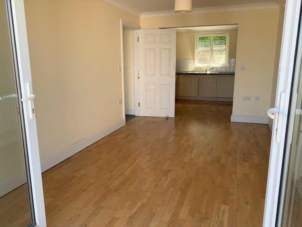 ZCwye Ko45ybw Eb5 Qzh F7 Ln XR0 Mg.jpg