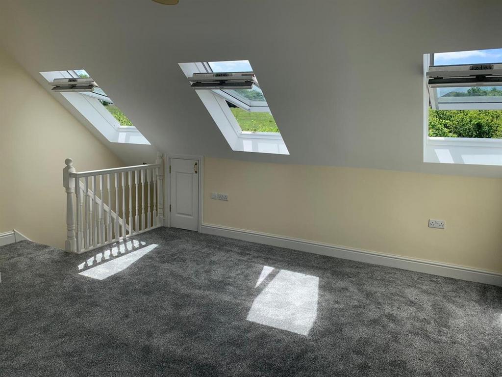 QQnyl Yfsiq Ddyf0 B4k3w2afeld M.jpg