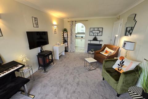 1 bedroom retirement property for sale, De la Warr Parade, Bexhill-on-Sea, TN40