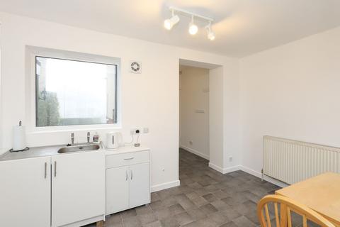 9 Warminster Place, Sheffield, S8 8PU