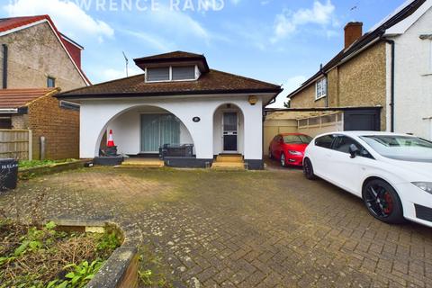 3 bedroom bungalow for sale, Elm Avenue, Ruislip, Middlesex, HA4