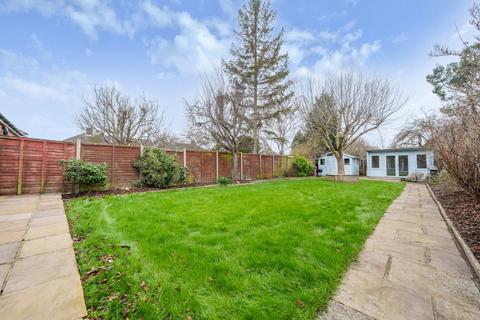 21 Dynevor Place, Fairlands, Guildford, GU3 3JL