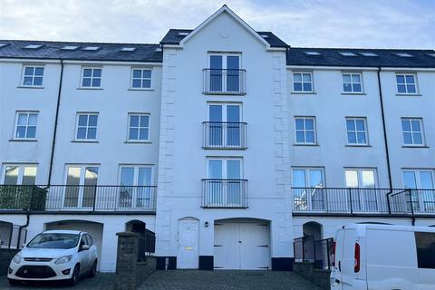 4 bedroom townhouse for sale, Kensington Gardens, Haverfordwest