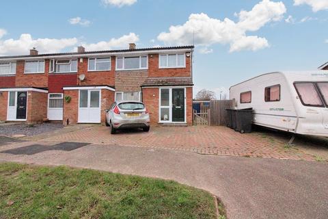 3 bedroom end of terrace house for sale, Newis Crescent, Clifton, Shefford, SG17