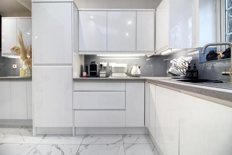 26 Beeston Drive, Cheshunt, Waltham Cross, EN8 0QS