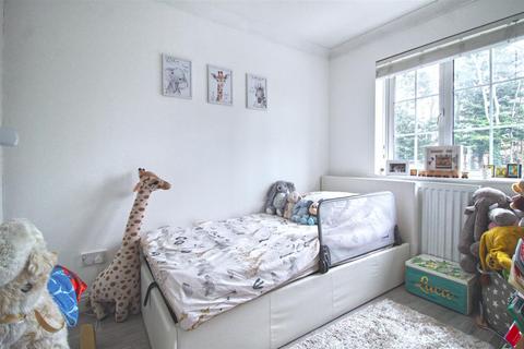 26 Beeston Drive, Cheshunt, Waltham Cross, EN8 0QS