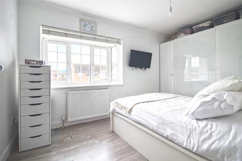 26 Beeston Drive, Cheshunt, Waltham Cross, EN8 0QS