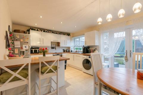 2 Sherwood Close, Bexley, DA5 3EB