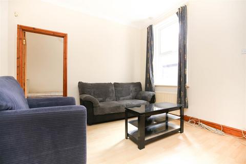 3 bedroom flat to rent, Bayswater Road, Newcastle Upon Tyne NE2