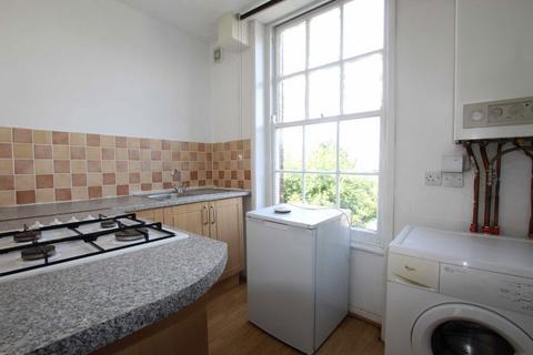 Studio to rent, Offord Road, London N1