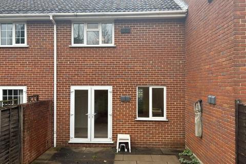 2 bedroom terraced house to rent, Elmhurst Court, Guildford GU1