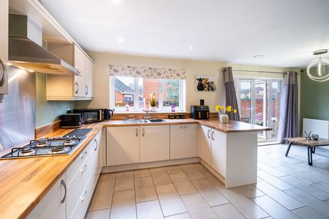 3 bedroom detached house for sale, Bryn Meurig, Llanharry, Pontyclun, CF72 9FY