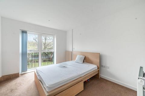 2 bedroom flat to rent, Howard Road, Stanmore, HA7