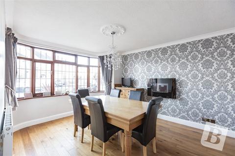 5 Eyre Close, Romford, RM2 6AR